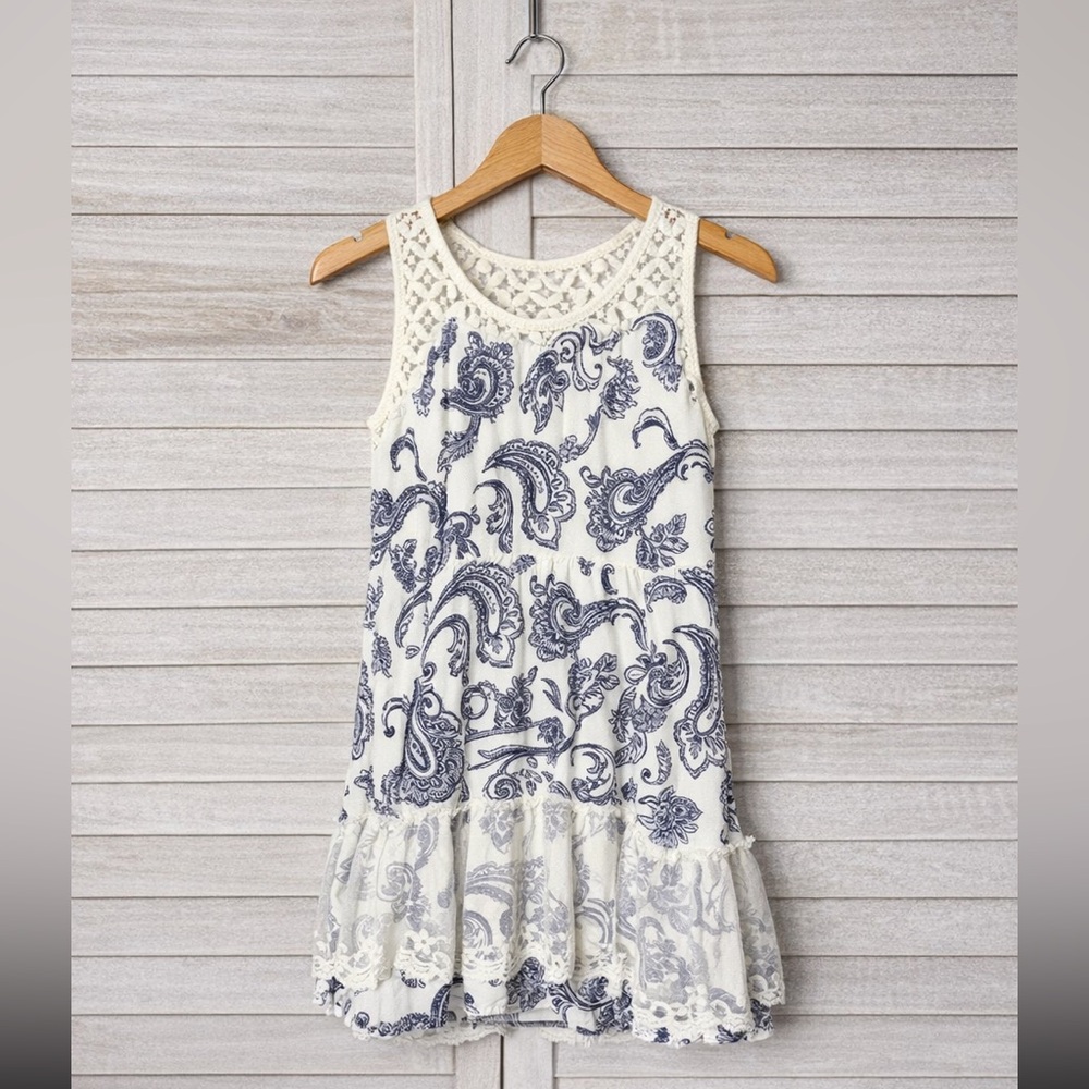 Epic Threads Paisley Ivory & Blue Dress With Lace Trim. Size 6. Great Condition